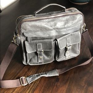 Leather messenger satchel 👔👨🏽‍💻